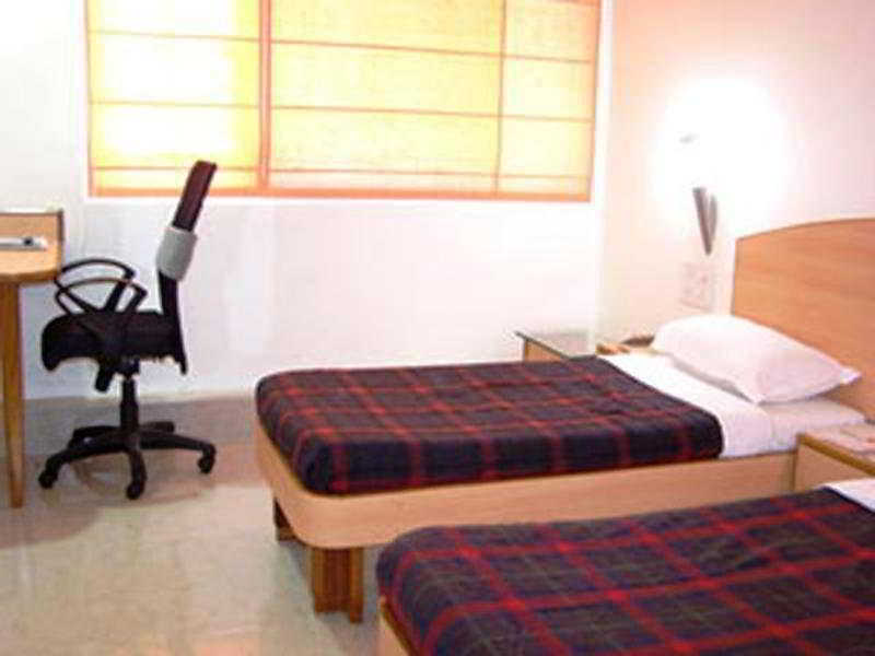 Hotel Chicago Ахмедабад Екстериор снимка
