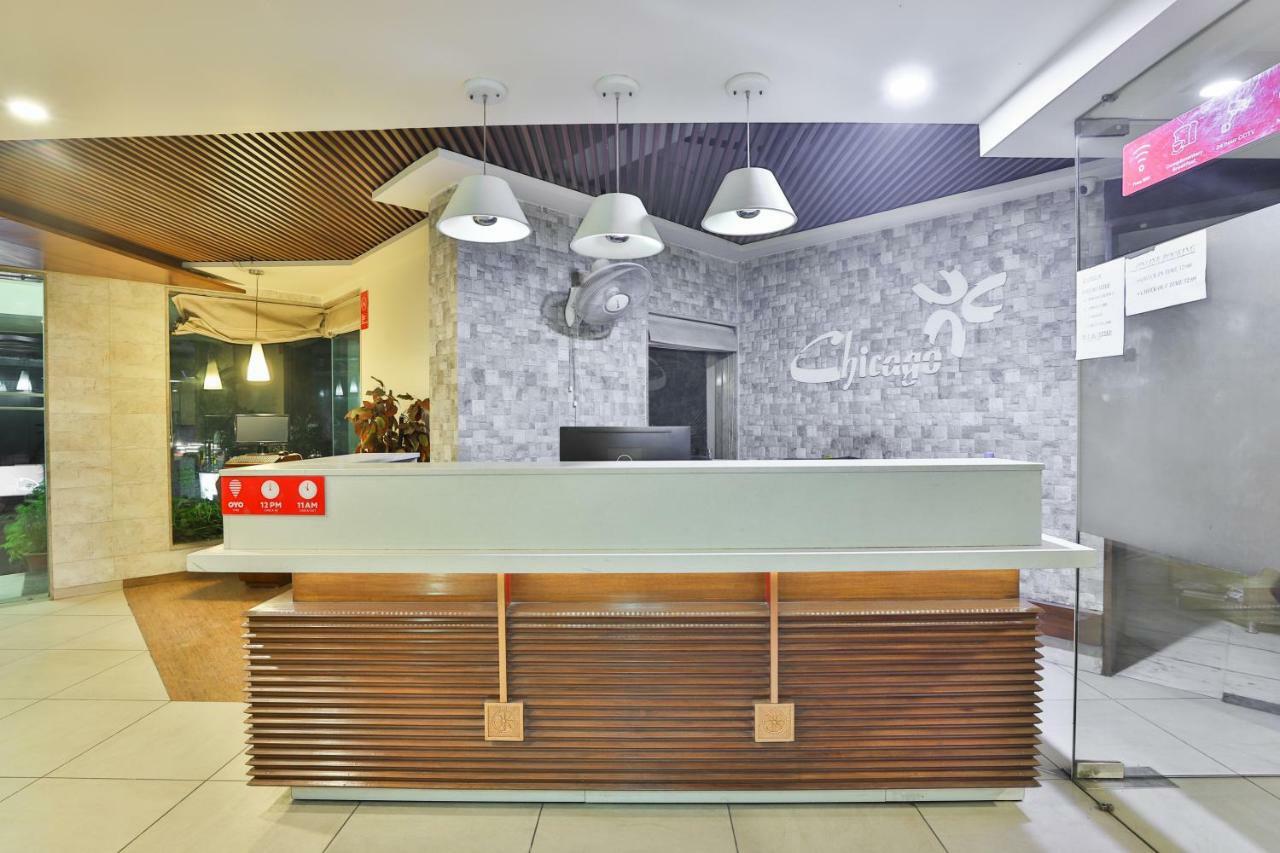 Hotel Chicago Ахмедабад Екстериор снимка