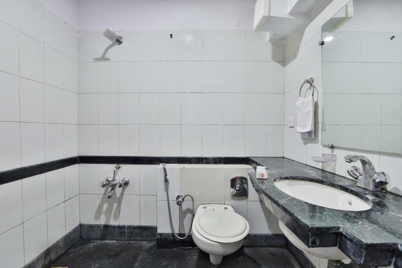 Hotel Chicago Ахмедабад Екстериор снимка