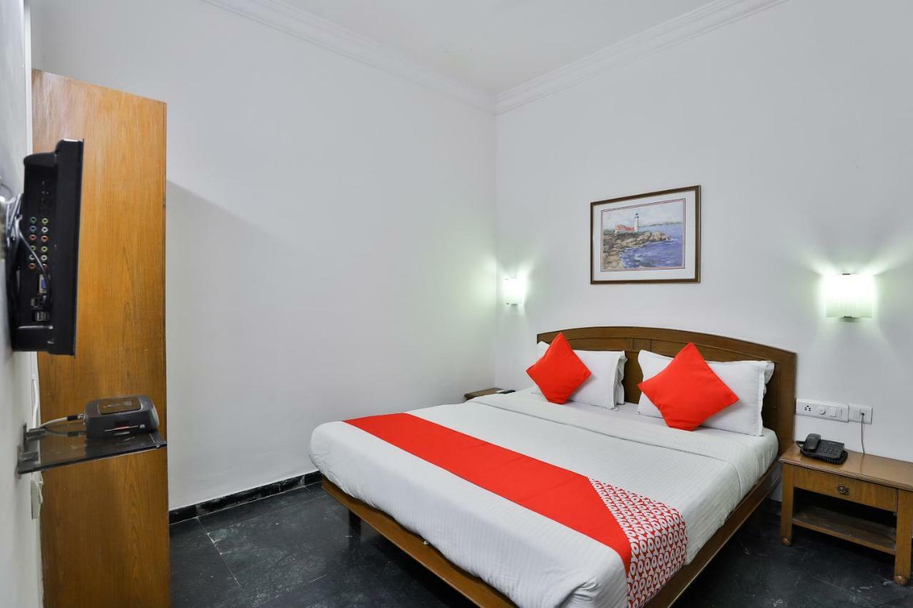 Hotel Chicago Ахмедабад Екстериор снимка