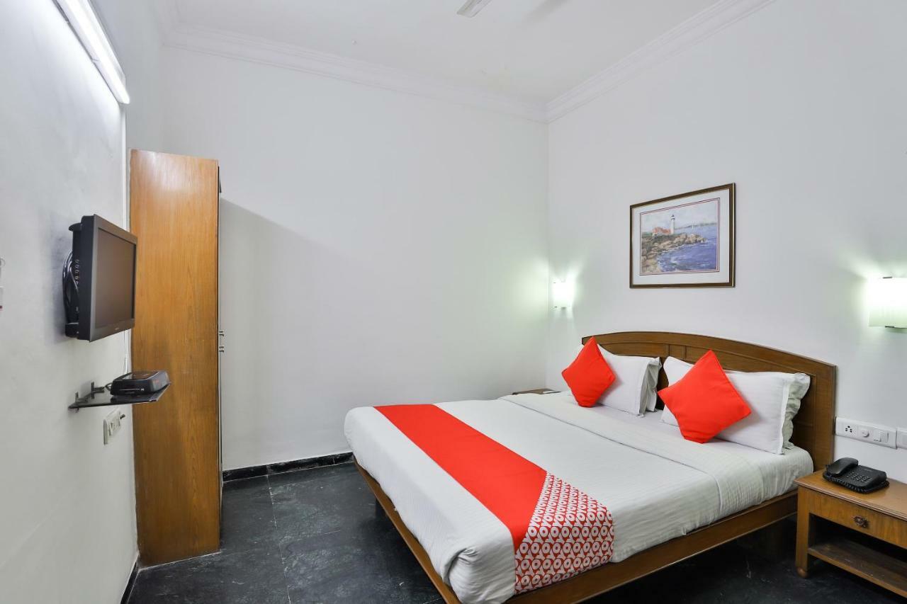 Hotel Chicago Ахмедабад Екстериор снимка